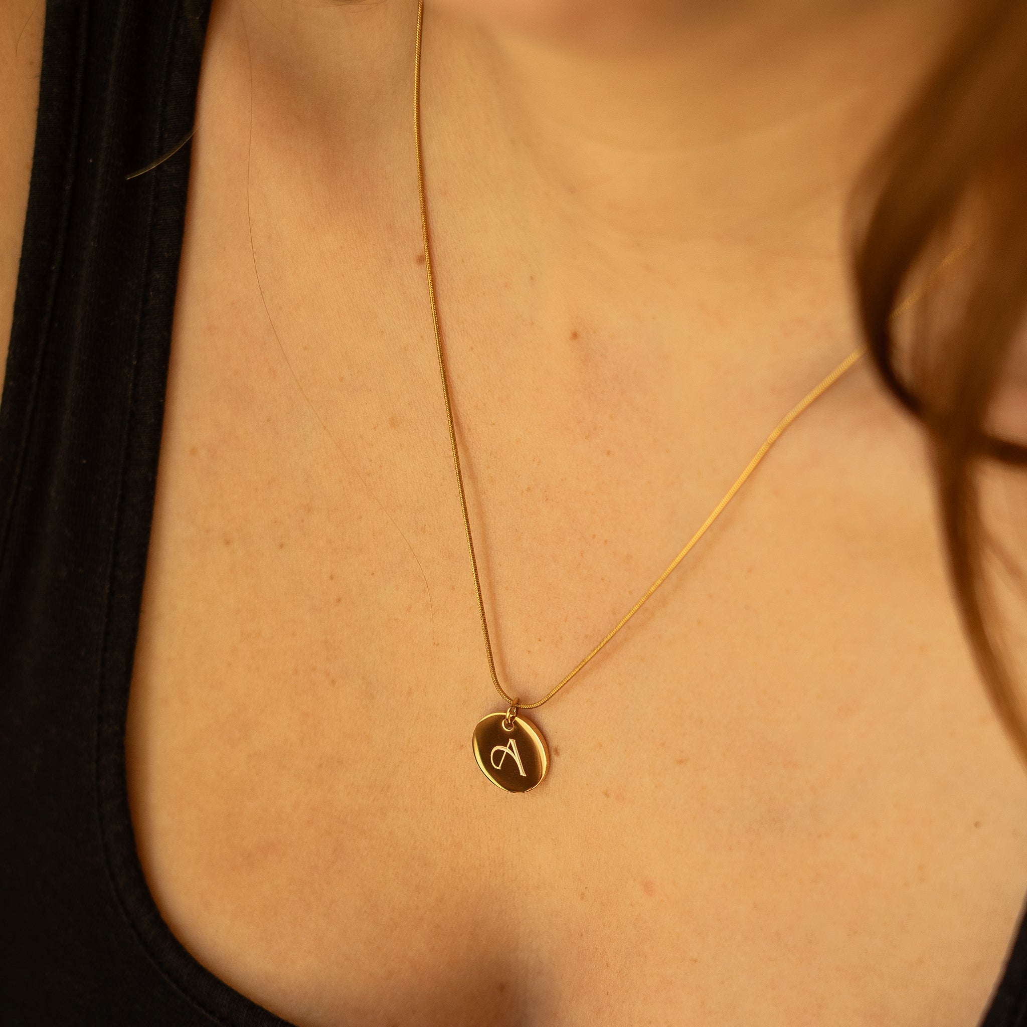 SLOANE – Monogrammkette mit rundem Anhänger