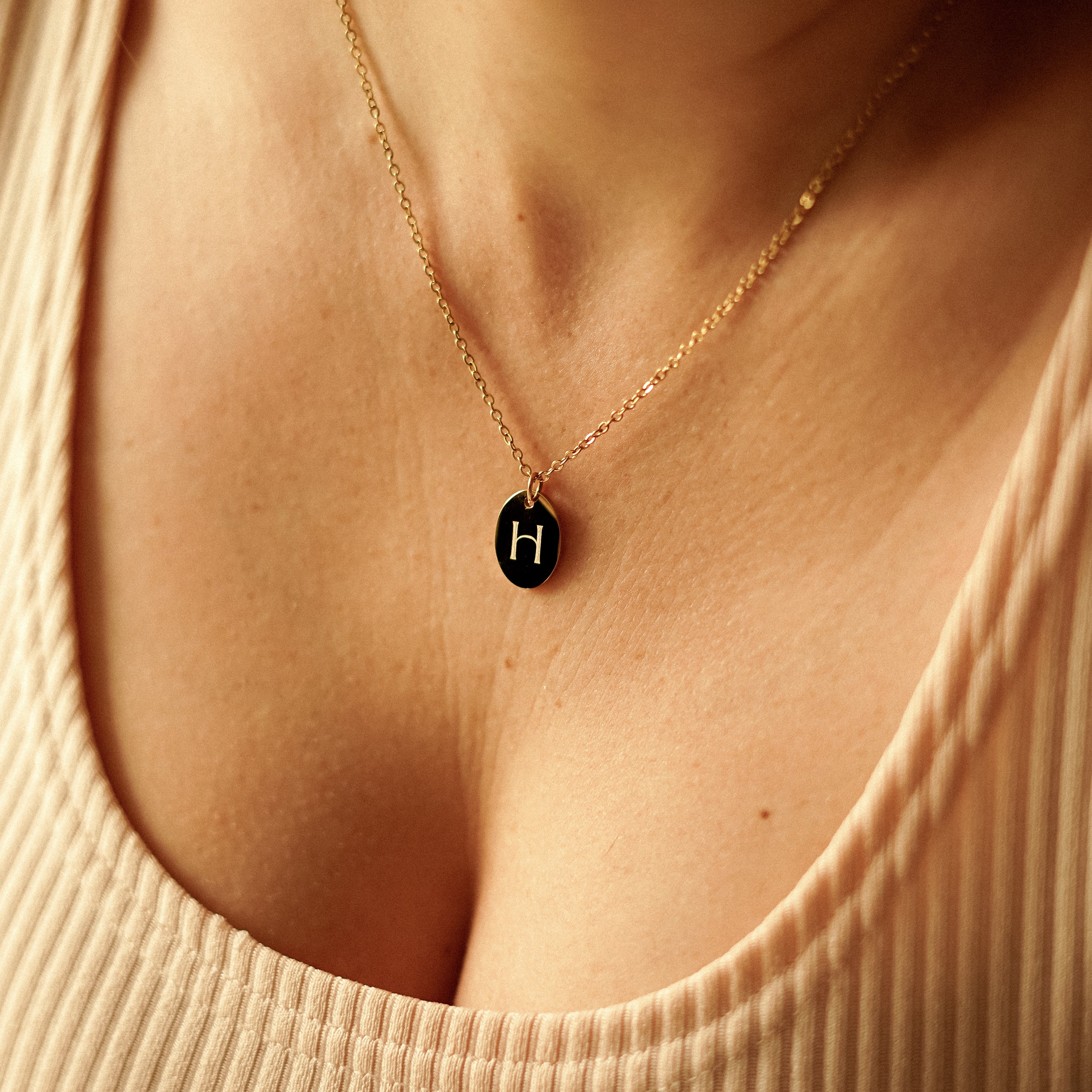 SLOANE – Monogrammkette mit ovalem Anhänger